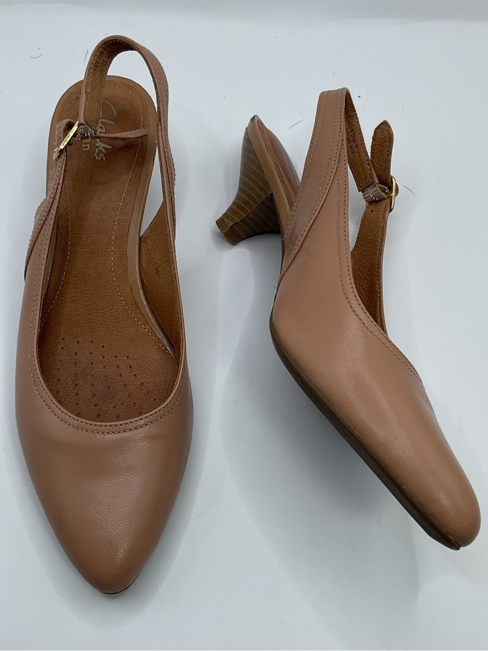 Clarks Slingback Pointed-Toe kitten Heel Pumps